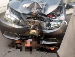 Kecelakaan di Palangka Raya, Pemotor Terjepit di Bawah Mobil