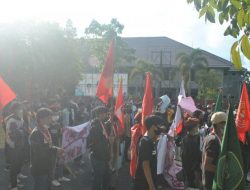 Demonstrasi ke Kantor DPRD Kalteng, Mahasiswa Sebut Aparat Berbelat-belit dan Arogan