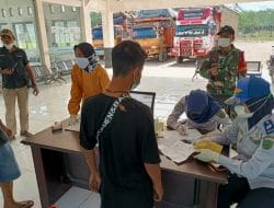 Tiba di Pelabuhan Bahaur, Penumpang KMP Drajat Paciran Diperiksa