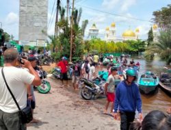 Banjir di Kasongan, Jasa Getek Banjir Cuan, Tarif Satu Orang Rp 100 Ribu