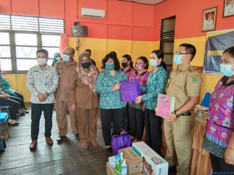 Ketua TP PKK Pulang Pisau Buka Pembinaan Kampung KB