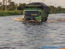 Banjir Penda Barania Meninggi, Jalan Terendam Sepanjang 3,8 Km
