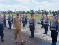 Bupati Gunung Mas Cek Pasukan Pengamanan dan Logistik Pilkades