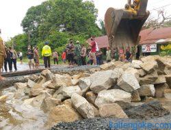 Gorong-gorong Ambruk, Lalu Lintas Sempat Tutup Total