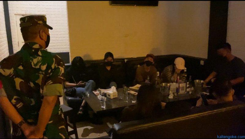 Yandro's Bar dan Coffee
