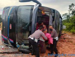Sopir Mengantuk, Bus Logos Terbalik, Dua Nyawa Melayang