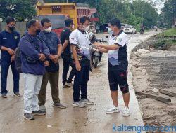 Bupati Bartim Cek Proyek Jalan Nansarunai