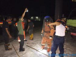 Tim Rescue LCEC Evakuasi 13 Sarang Lebah dari Stadion Tuah Pahoe
