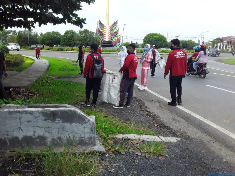 Jumsih dan Geprek Bensu