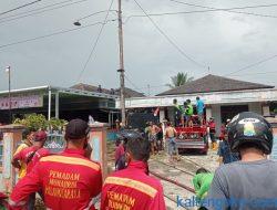 Rumah di Jalan Akasia Nyaris Rata dengan Tanah
