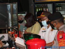 Banyak Kafe Buka Diluar Jam Operasional