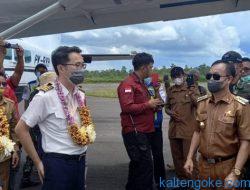 Bupati Resmikan Penerbangan Perdana Tumbang Samba – Banjarmasin