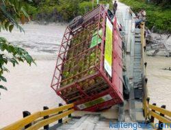 Jembatan Penghubung Tewang Pajangan-Miwan Ambruk