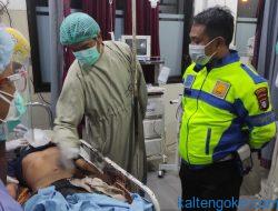 Mobil Belok Ditabrak Seorang Pemuda Meregang Nyawa