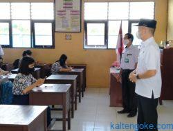 Bupati Gumas Pantau Pelaksanaan Ujian di SMPN-1 Kurun