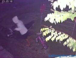 Detik-detik Aksi Curanmor Terekam CCTV