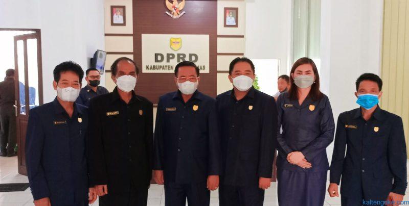 Semua Pihak