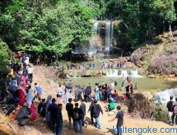 Ribuan Warga Sambut Idul Fitri 1 Syawal 1443 H di Arter Tosah