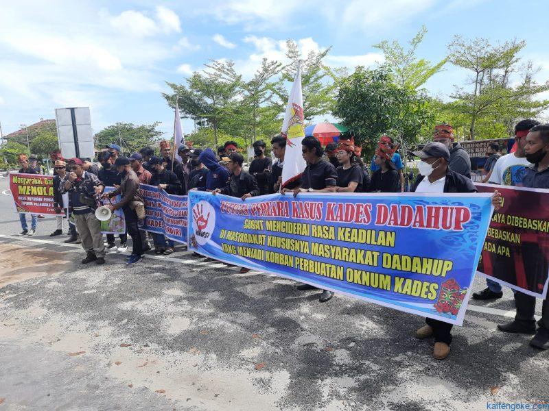 Pengadilan tipikor didemo warga