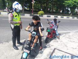 Tren Sepeda Listrik Mulai Marak, Polisi Turun Tangan Berikan Edukasi