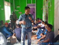 Ketua Komisi II DPRD Mura Hadiri Resepsi Pernikahan Warga Desa
