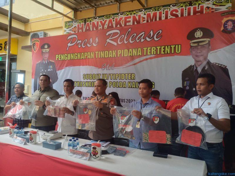 operasi peti
