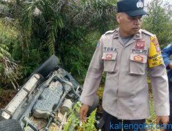 Dikemudikan Anak Bawah Umur, Mobil Nyemplung ke Parit