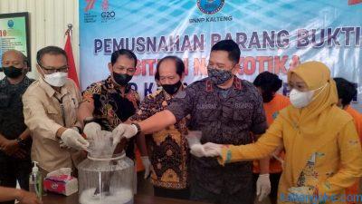 pasutri bisnis sabu