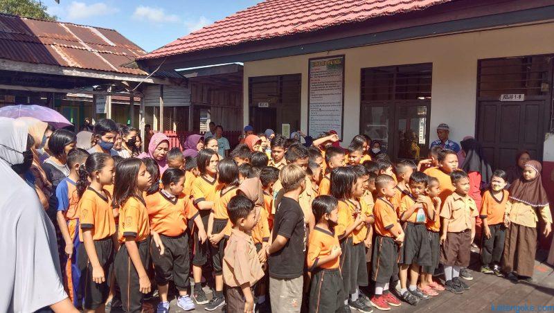 wali murid protes