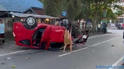 Diduga Penyakit Kambuh, Mobil Lepas Kendali Hingga Terbalik