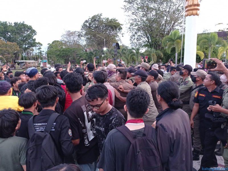 injak kepala mahasiswa