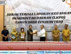Bupati Mura Serahkan LKPD kepada BPK RI Perwakilan Kalteng