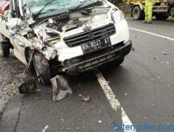Bertemu di Tikungan, Brakkk..Pikap dan Truk Ringsek, Satu Nyawa Melayang