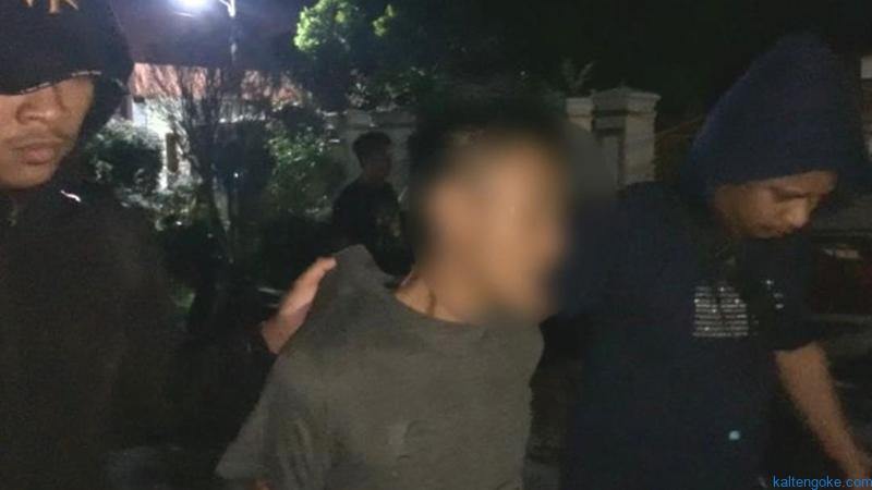 Ribut Tengah Malam, Pria Todongkan Pistol kepada Temannya