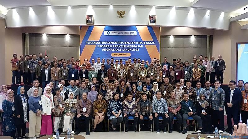 Sukseskan Program Praktisi Mengajar UPR Ikut Kelas Kolaborasi