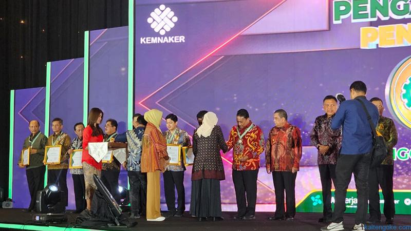 Gubernur Raih Pembina K3 Terbaik