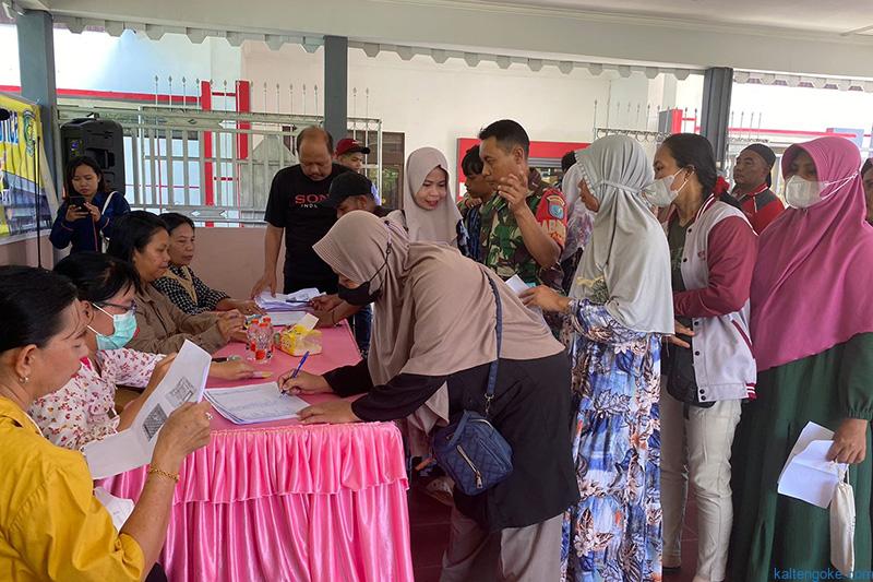 Pemko Jual Ratusan Paket Sembako Murah
