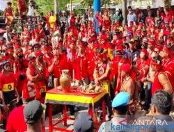 Ribuan Pasukan Merah Turun ke Jalan Tuntut Pemerintah Tegas Terhadap Perusahaan Dalam Jalani Aturan