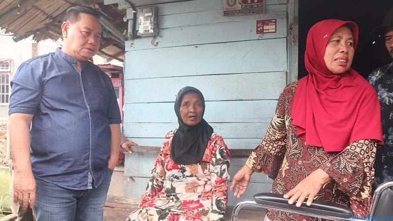 Warga Terlantar Bupati yang Dosa