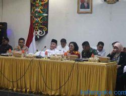 Bupati Upayakan Tuntutan Pasukan Merah