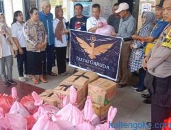 DPC Garuda Palangka Raya Salurkan Bantuan Sembako bagi Pengungsi Kebakaran