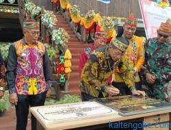 Bupati Mura Resmikan Lopo Betang Kembar “Perdie M Yoseph MA”