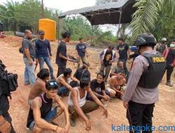 Polisi Klaim Sesuai SOP dan Amankan Senpi Serta Bom Molotov