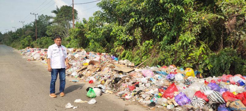 Sampah Menggunung di TPS