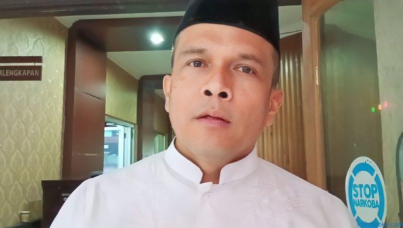 PENJELASAN: Anggota DPRD Kota Palangka Raya Khemal Nasery, saat wawancara awak media. Foto: IFA*/PE