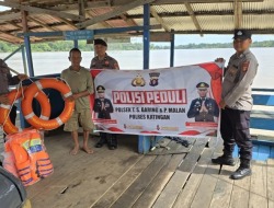 Jelang Arus Mudik, Polisi Beri Bantuan Alat Keselamatan