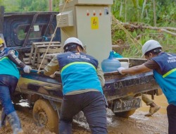 Dedikasi PLN Memajukan Negeri, Desa Pesisir Paling Ujung Kalimantan Tengah Nikmati Listrik 24 Jam
