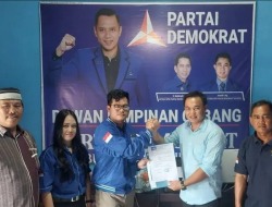 Yepta Diharja Bacalon Bupati Gumas Daftar ke Demokrat