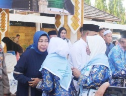 Ketua DPRD Barito Utara Hadiri Pelepasan Calon Jamaah Haji