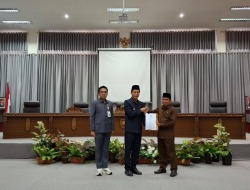 Dewan Gelar Paripurna I Terkait Penyampaian Raperda Pengelolaan Sampah
